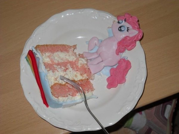 Az ovisok ilyeneket esznek, a lányom meg kap egy kis étcsokit...