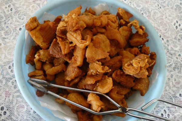 Ki gondolná, hogy a tepertőt tejben sütik ki?