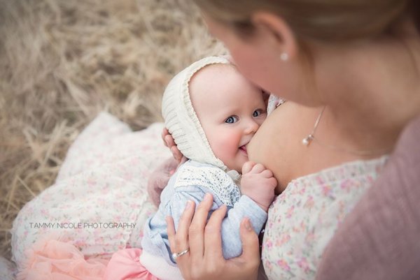 In-honor-of-the-World-Breastfeeding-Week-2015-by-Tammy-Nicole-Photography-1__880 (1)