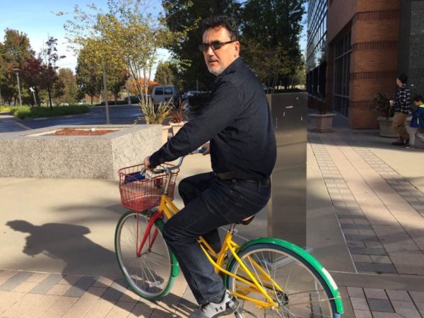 Prof. Dr. Boldogkői Zsolt, aki nem csak az előadásaiban aktívkodik (Fotó: B. Zs. FB oldala - nyilvános fotó)